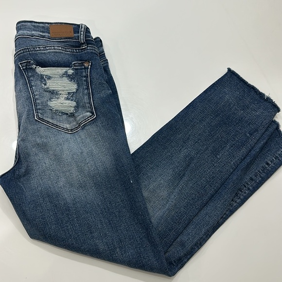 Judy Blue High-Rise Raw Hem Relaxed Fit Jean Sz 3/26 Item# BA - Picture 8 of 8